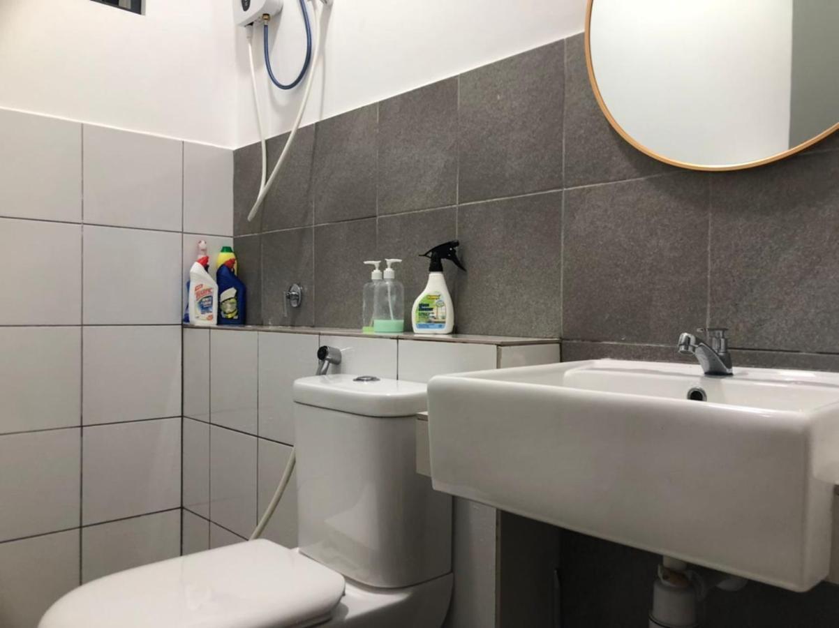 Sandakan Homestay Sea-Forest View Apartment 2R2B 海森雙景公寓 Exterior photo